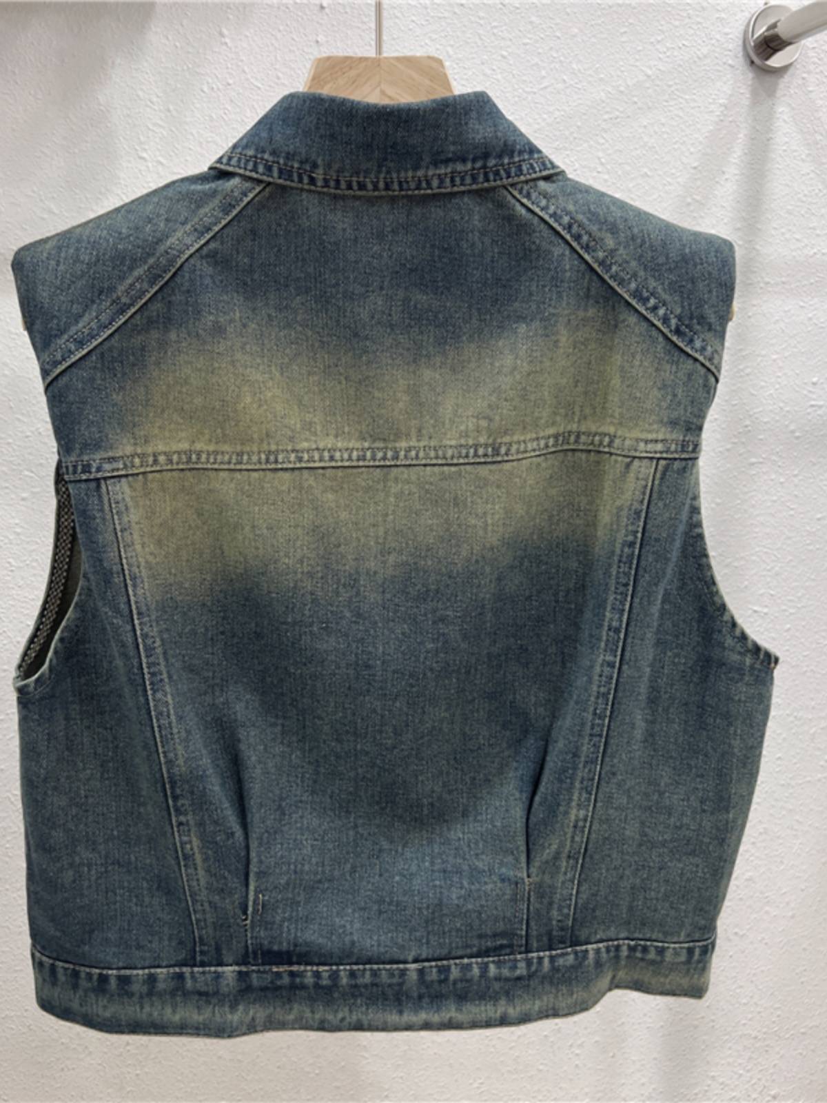 Sleeveless denim vest 2024 spring and autumn new contrasting short jackets small, shoulders, old American tops