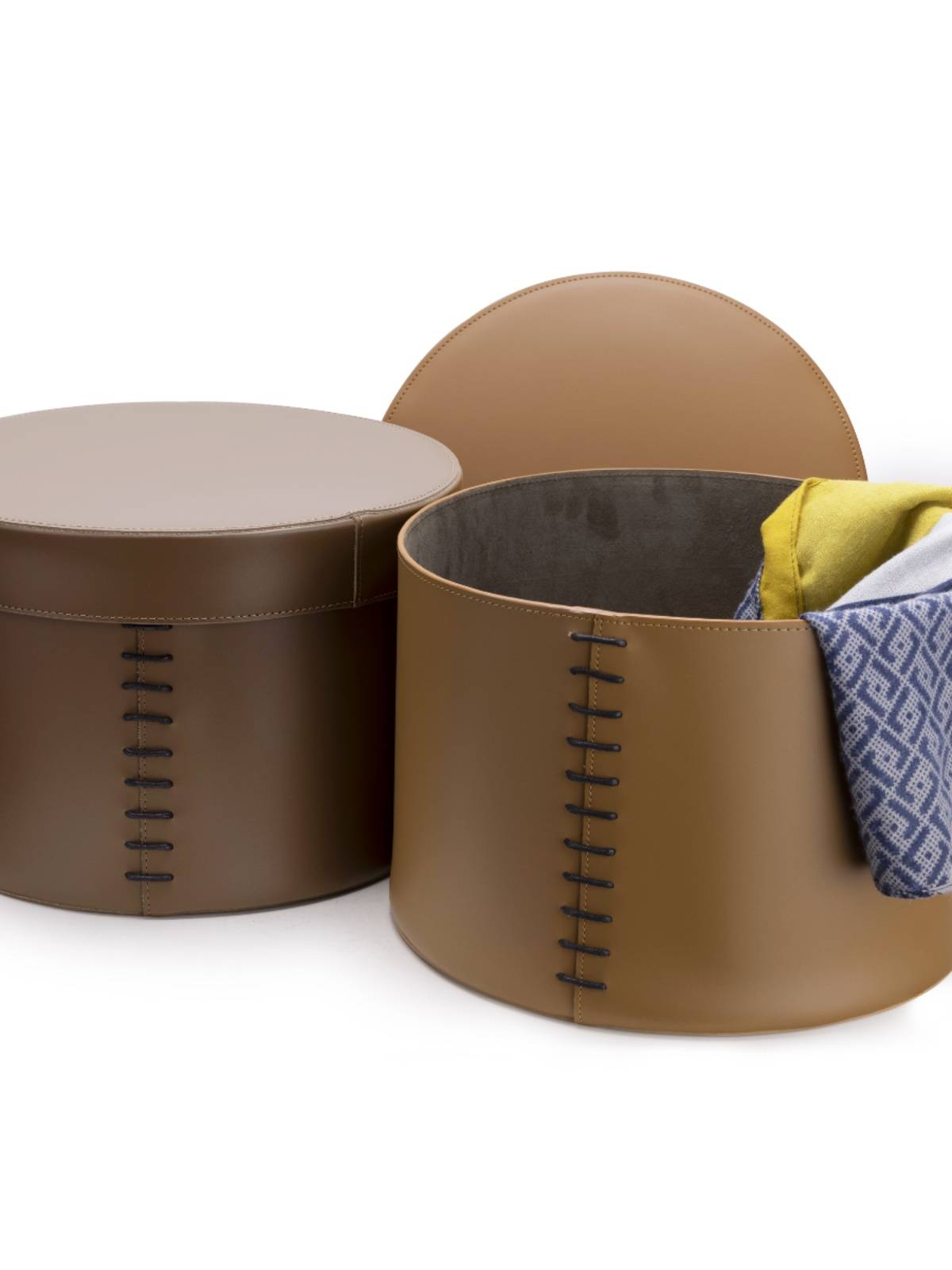 Creative circular modern minimalist luxury saddle leather hat room underwear tidelle box soft furnishings decoration basket