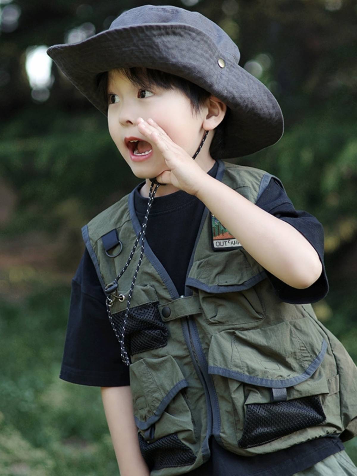 Children's quick -drying khaki vest 2024 European and American autumn new male and female baby girl top vest jackets are all -match