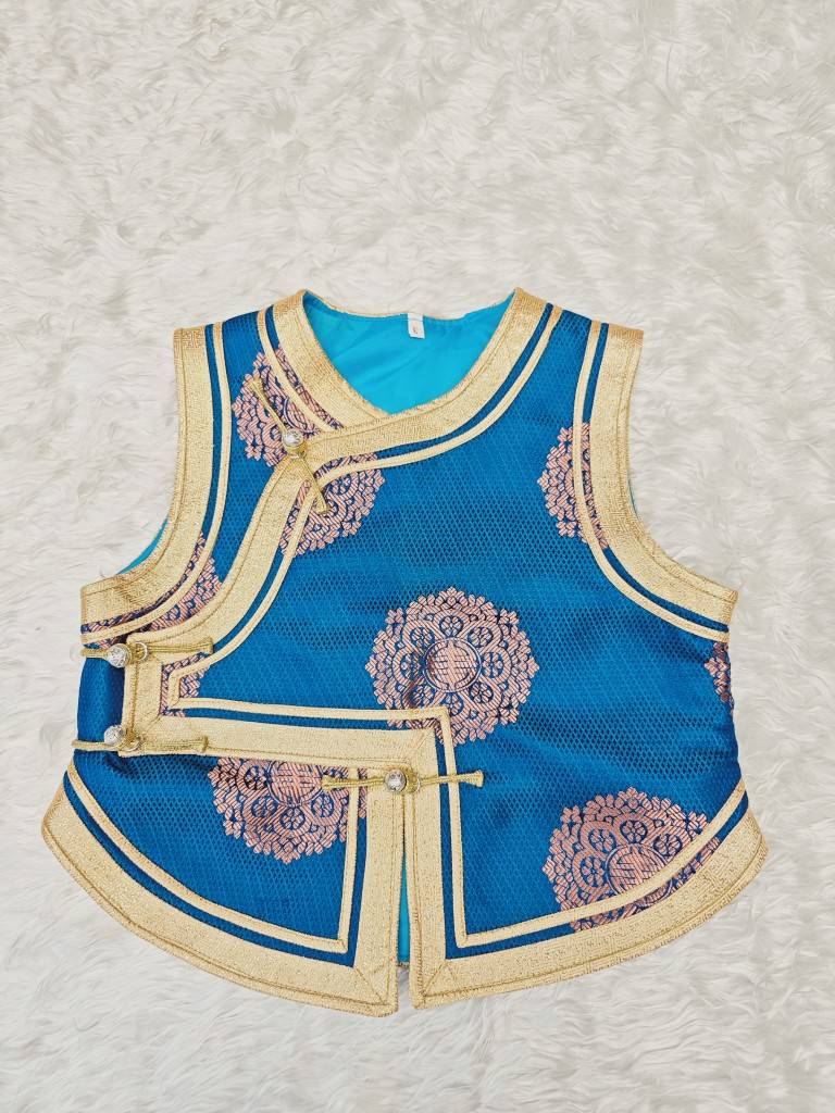 Mongol Kindergarten for the Mongol ethnic minority, baby of a Mongolian shoulder vest boy and girl