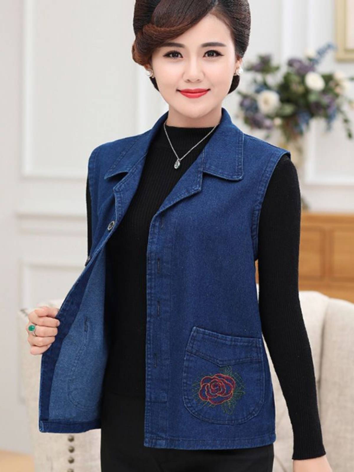 Middle -aged and elderly ladies wore a mother's spring jacket short cotton denim vest vest vest, shoulder shirt autumn