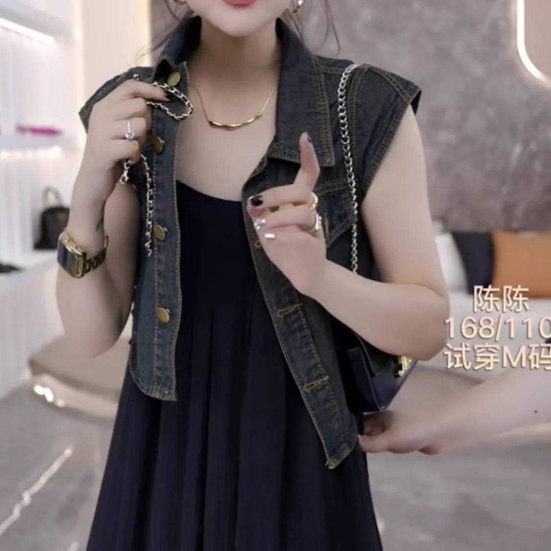 European retro denim vest women's spring and summer new design sense niche loose, thin sleeveless shoulder shirt