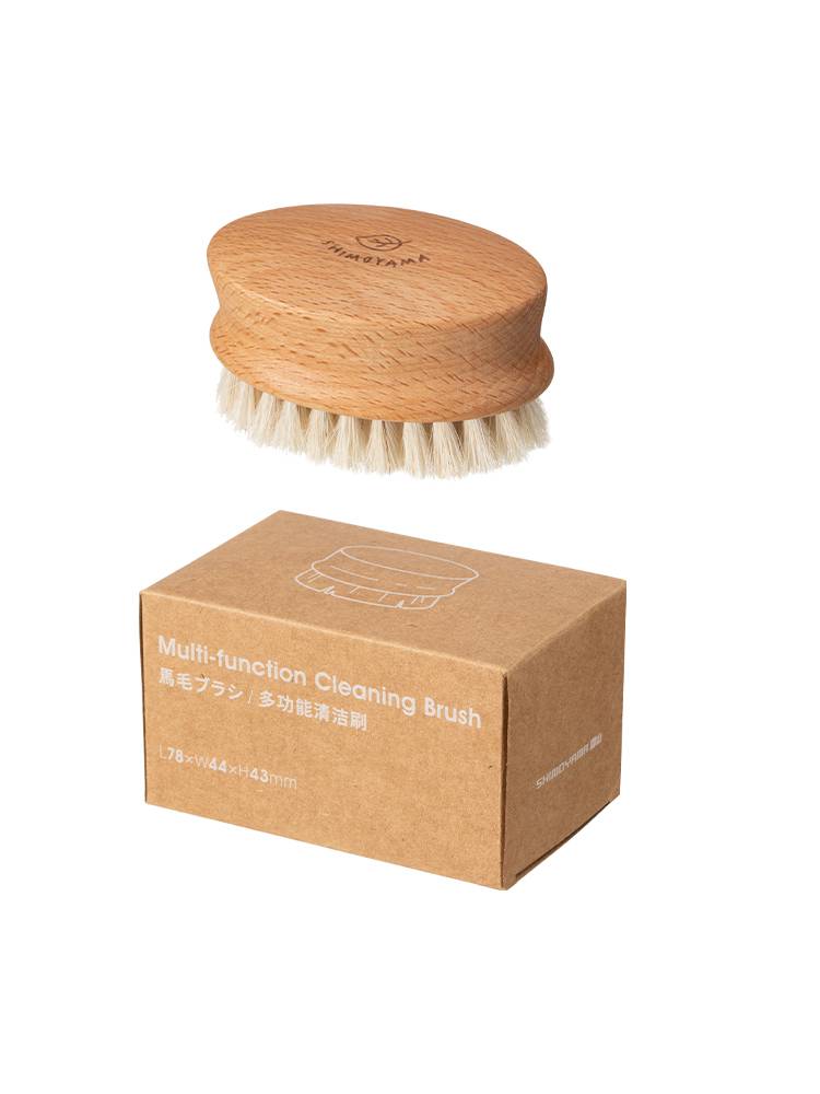 Frozen horse hair cleans wood handles and cleans a multi-purpose brush with laundry and bras