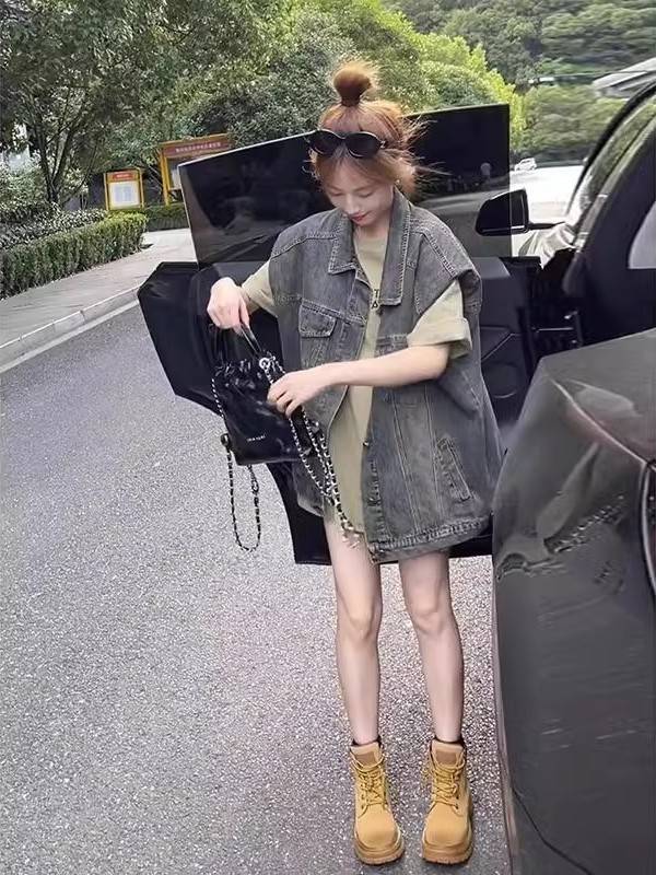 American retro old denim vest vest female thin version 2024 early autumn new out -of -the -shoulder top outer jacket