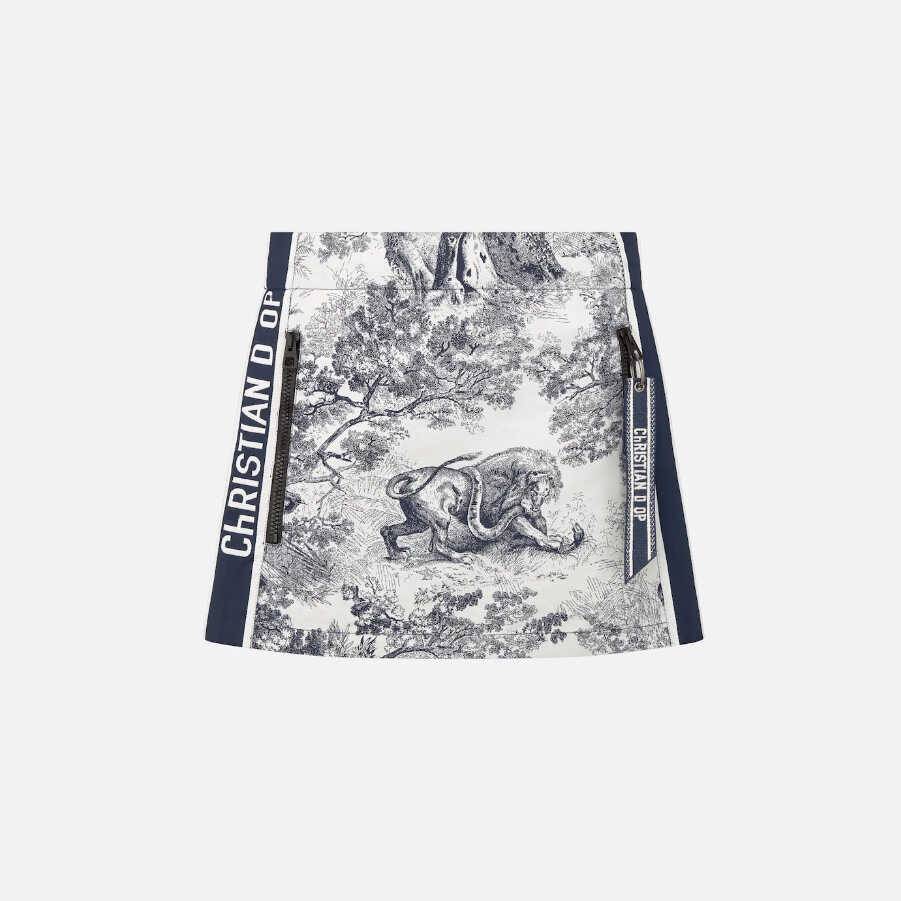 The Dro family's new retrospect jungle animals put on a shabby dress dress for a woman