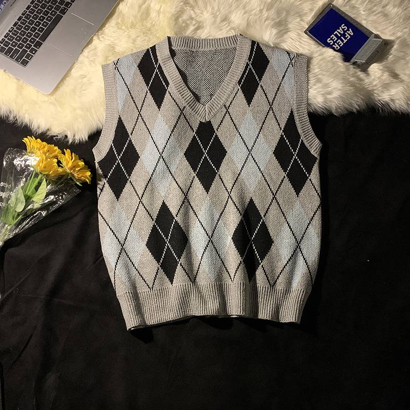 2024 spring and autumn diamond -shaped grid -shoulder knit vest men and women loose kravis retro wearing sleeveless sweater vest