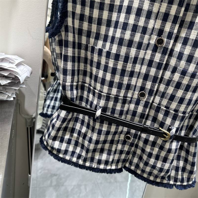 French ladies' sleeveless vest vest female 2024 summer color matching grid horse clip small foreign aura top wear