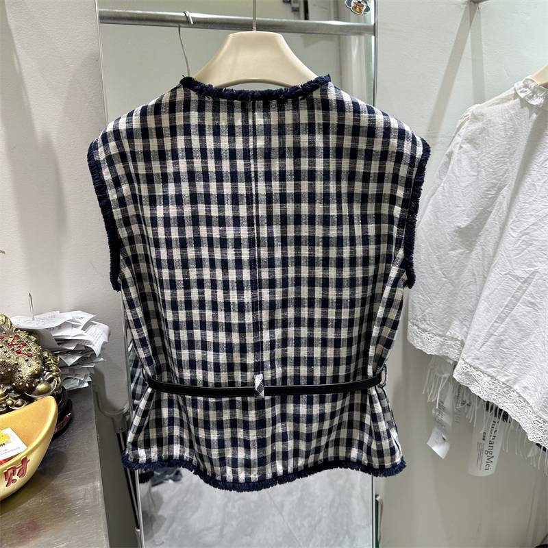 French ladies' sleeveless vest vest female 2024 summer color matching grid horse clip small foreign aura top wear