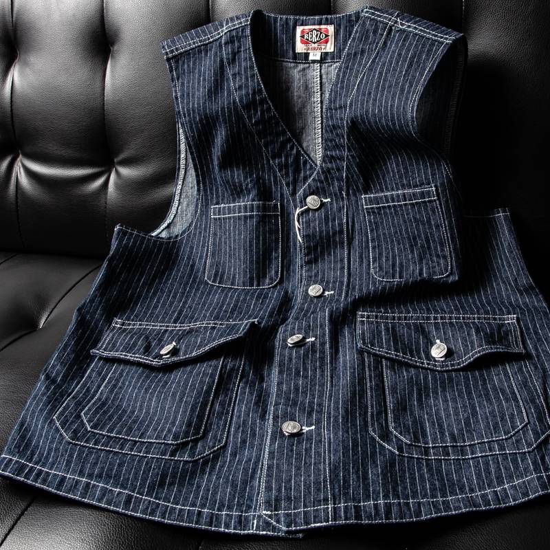 MAYU COWBOY'S VEST, OLD-FASHIONED FRAGRANCE HORSE AND A POCKET V-COLOURED MAN