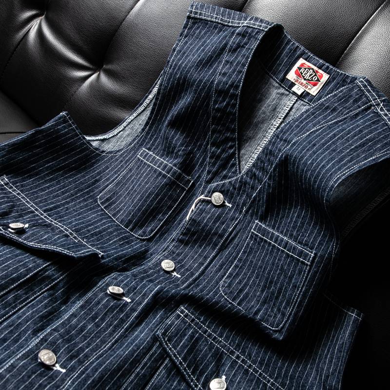 MAYU COWBOY'S VEST, OLD-FASHIONED FRAGRANCE HORSE AND A POCKET V-COLOURED MAN