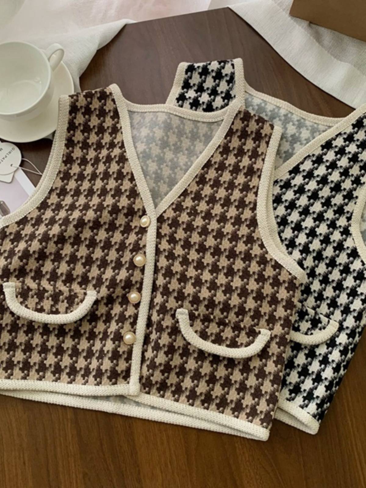 The Han version of the Twisted Twisted Makkah short-dressed tweaked vests were worn in the autumn 2024 with no shoulders and no shoulders