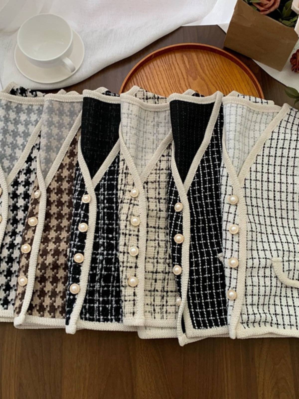 The Han version of the Twisted Twisted Makkah short-dressed tweaked vests were worn in the autumn 2024 with no shoulders and no shoulders