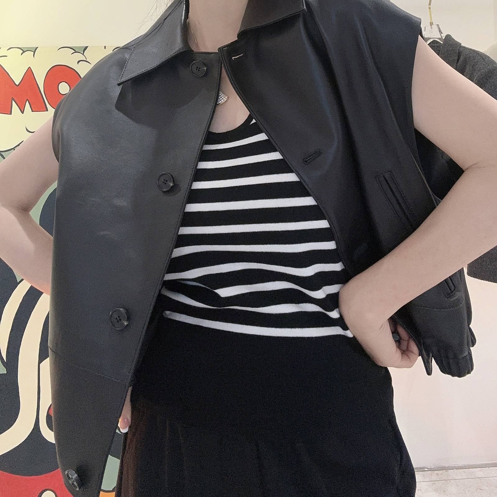 2024 Fashion new cotton leather vest all -round women's short single buckle top PGKC0585