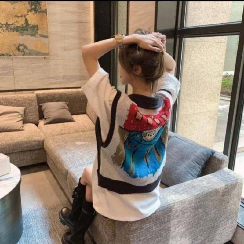 2024 new cartoon knitted vest shawl woyewood cartoon casual knitted vest women's design sense niche jacket