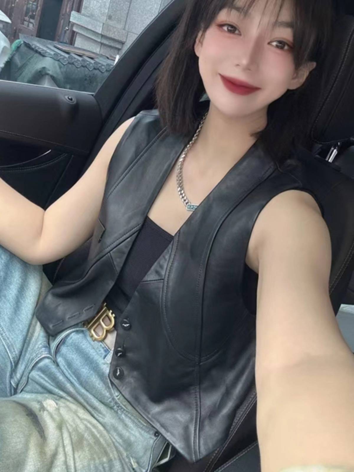 Internet celebrity explosion sheepskin V -neck single -breasted short vest dermis, sleeveless, moded, shoulder horses leather jacket