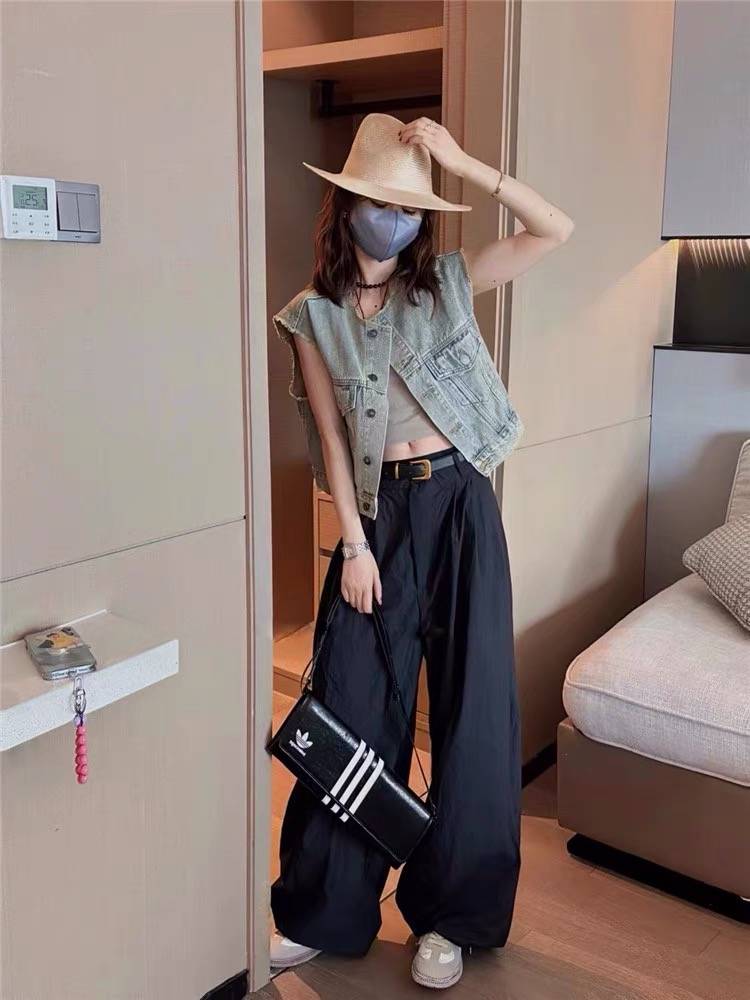 Small retro denim vest short jacket female spring and summer thin horses horses horses without sleeves, stacked on top