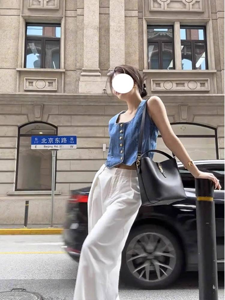 blue-coloured cowboy vest girl with a little fragrance for the summer bonnet suit jacket to put on