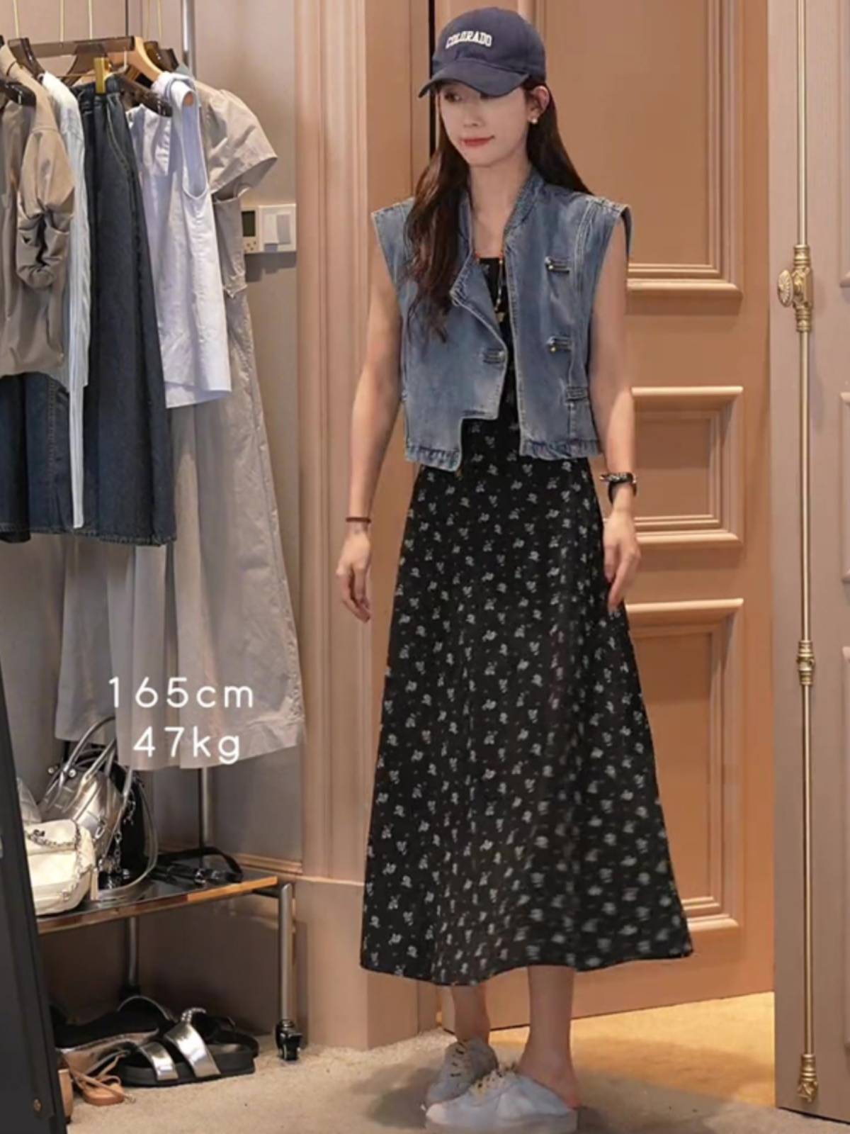 Dana's same women's summer new Chinese national wind plate buckle design Short denim vest femininity wild top top