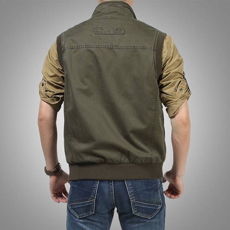 I'll see the man in the show car, the man in the camera, the man in the vest, the man in the bag, the man in the spring and autumn jacket
