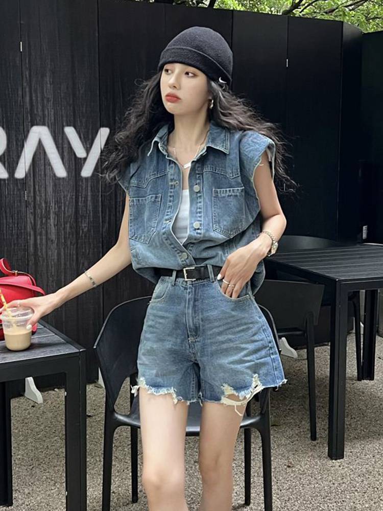 the sunglasses, the 23 new tea in the lounge summer suit, and the chubby, skinny, spicy chec shorts