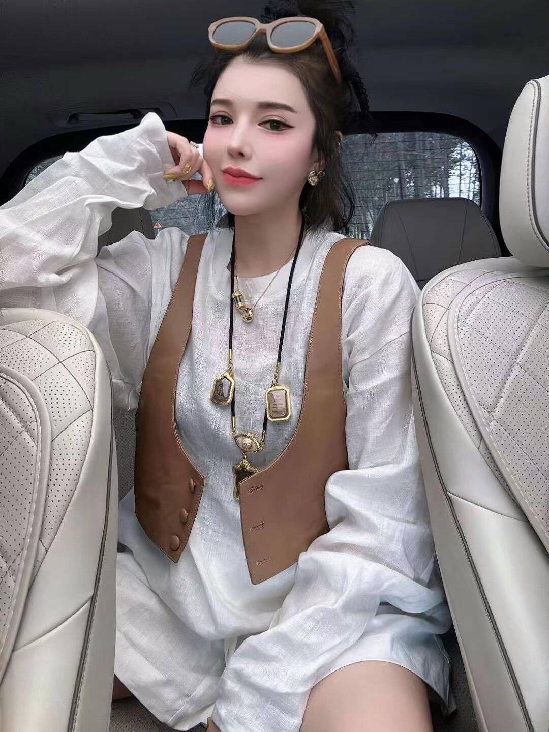 European sheep leather vest female autumn new leather sleeveless vest short fashion outside the shoulder top women's tide