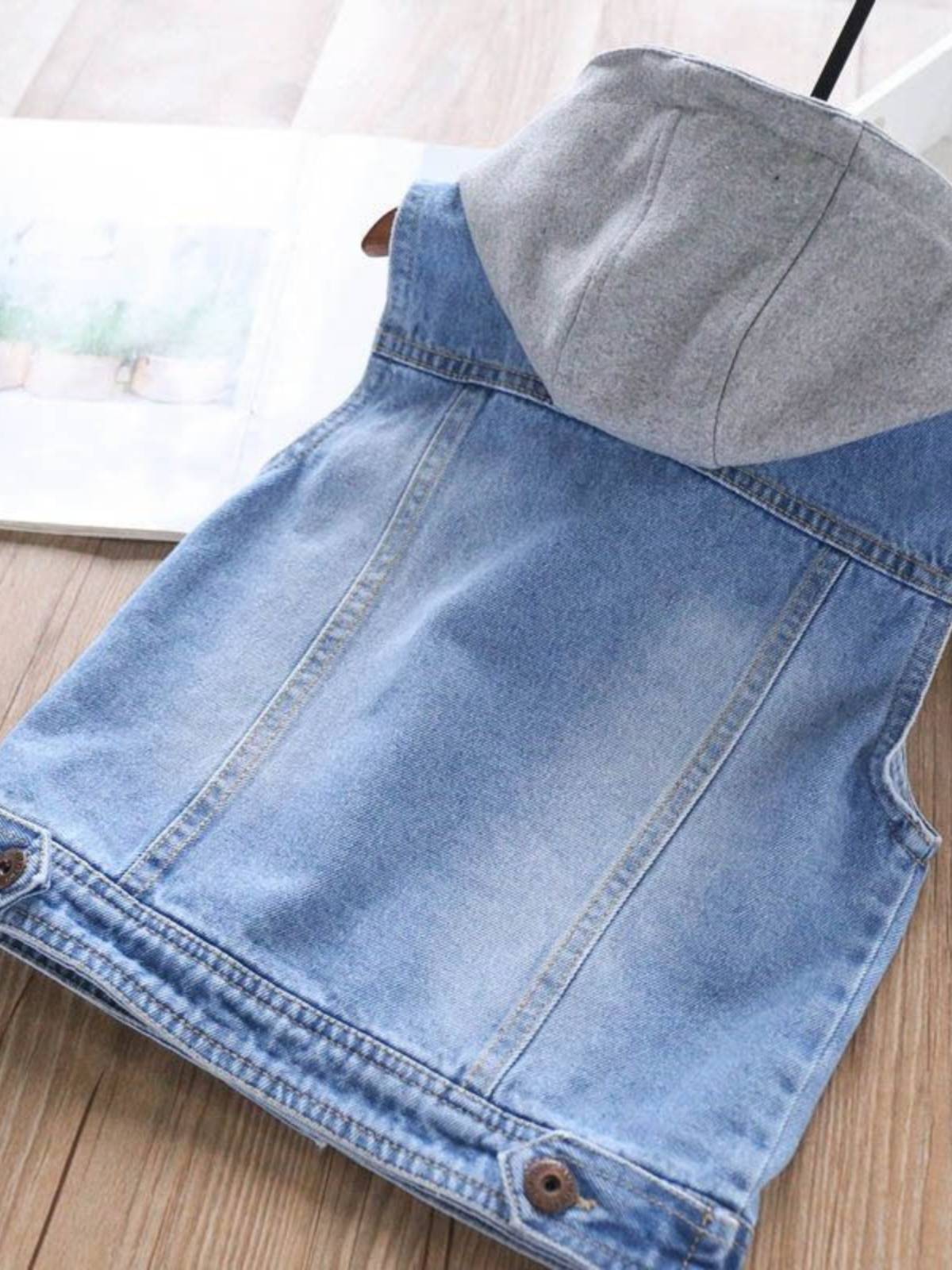 Children's denim vest women's middle children's shoulder top, fashionable spring and autumn, wearing boys autumn clothes, hooded jacket clothes