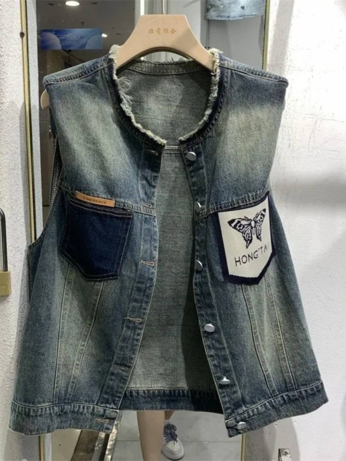 2024 Spring and Summer denim vest Women's large size, loose, thin sleeveless vest, shoulder shoulder short European top