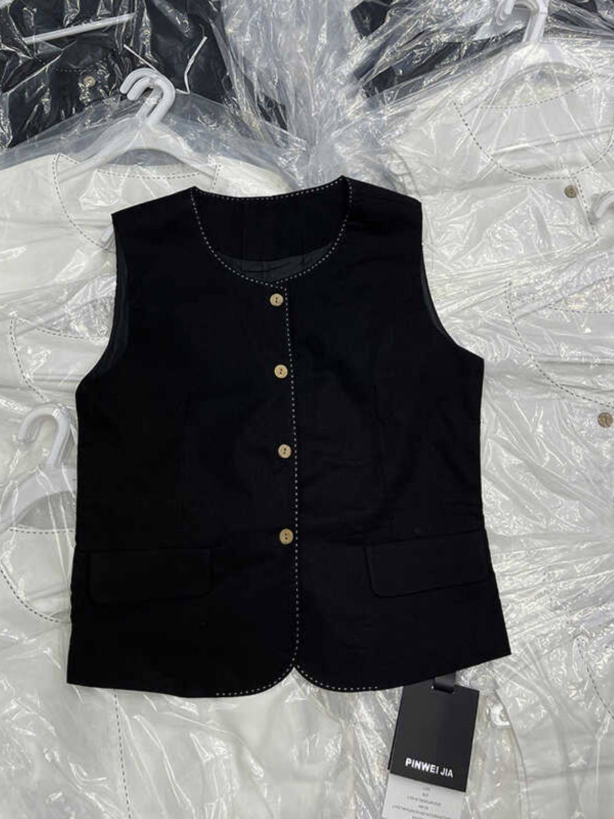 European goods summer new small buttons round neck -necks of sleeveless cardigan Korean vest vest female top girl