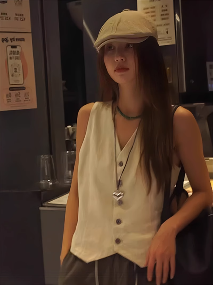 Old Qianfeng V -neck single -breasted horse clip female summer new design sense niche wearing vest vest sleeveless tops