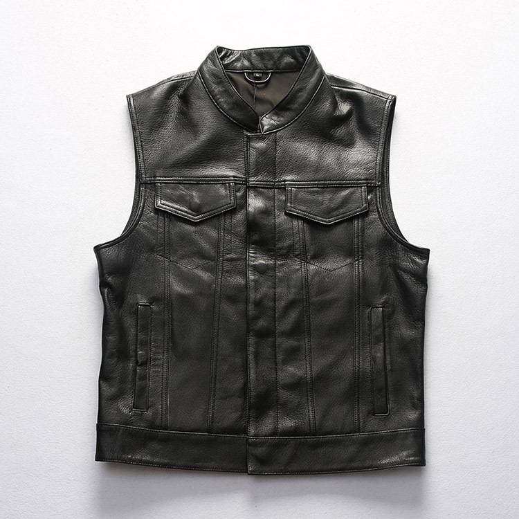 The club's leather Harley vest is a man who is chaotic, a male increased pilot cowhide sheepskin locomotive embroidered leather vest