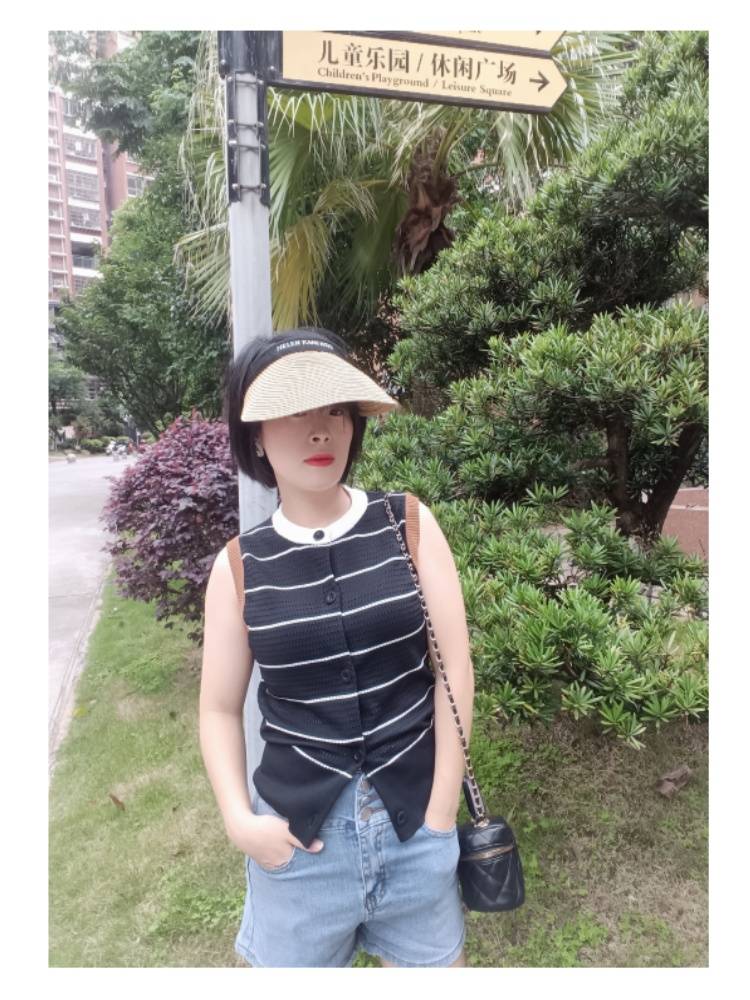 Retro contrasting striped knit vest vest female 2024 summer new French slim wearing cardigan short top