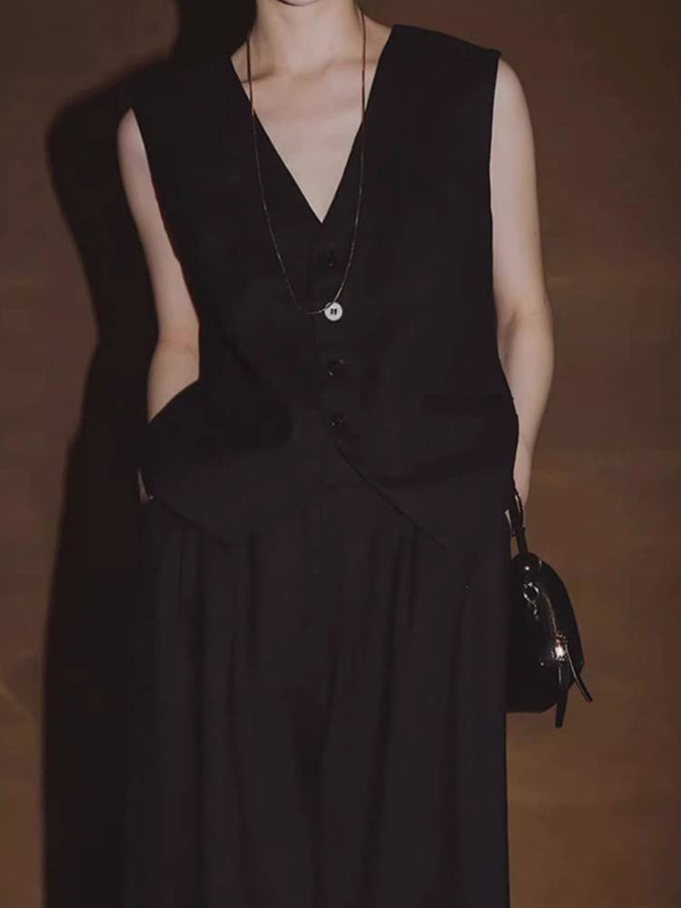 French retro high -level flax vest 2024 new high -end high -end foreign qi shows thin vest sleeve -free shoulder shirt female