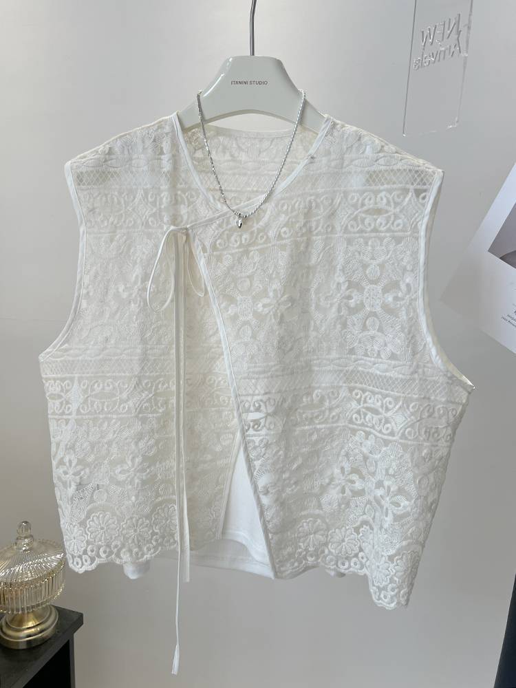 The lacemac girl's 2024 Spring and Summer New Fashion Design Designed to look through the sun and the cuffs of her shirt
