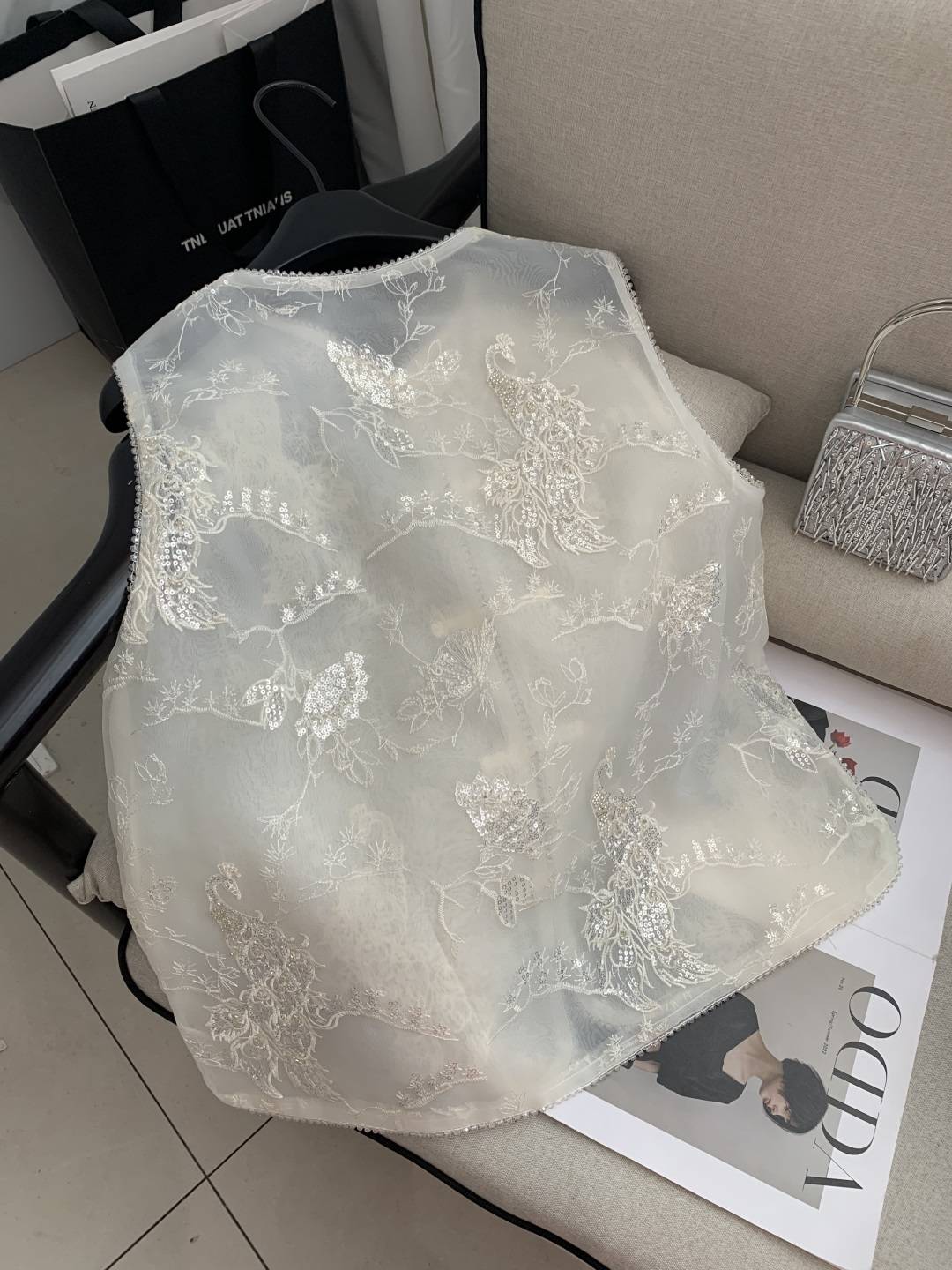 Super-heavy slabs of embroidered new membrane cape 2024, new almond-colored national winder