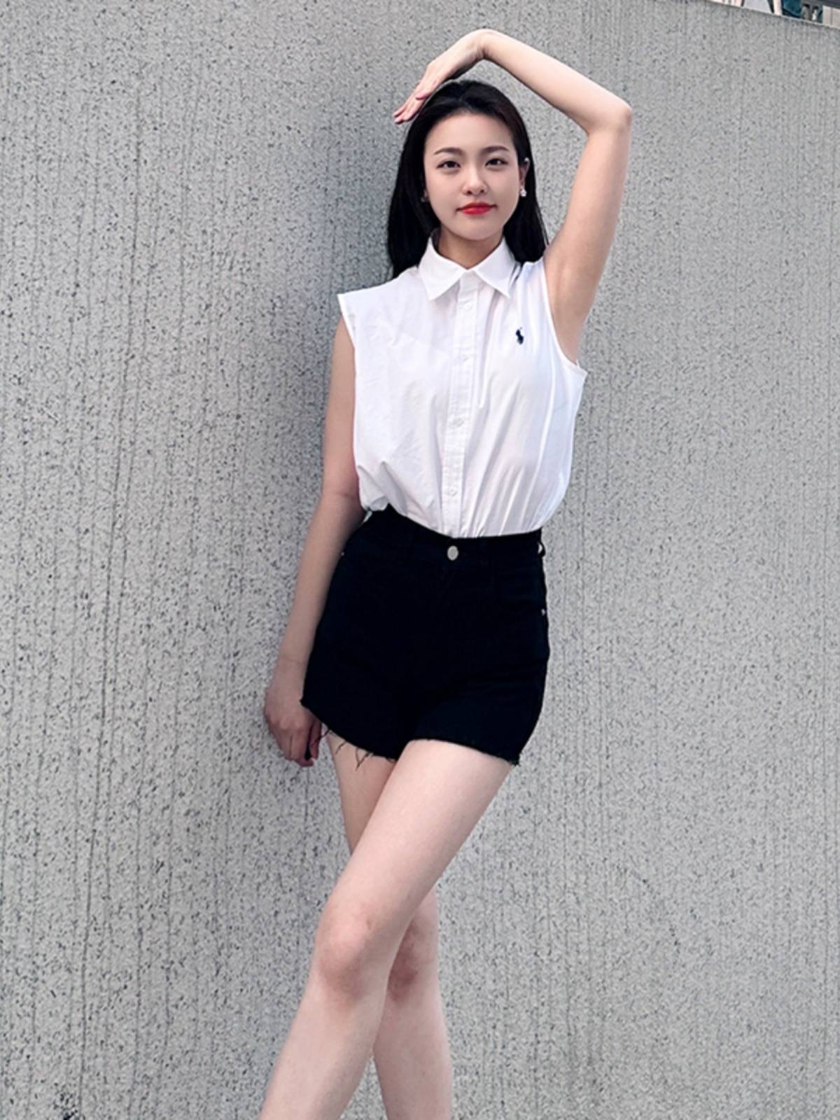 2024 Explosion spring and summer new female pony embroidered sleeveless vest shirt casual shirt