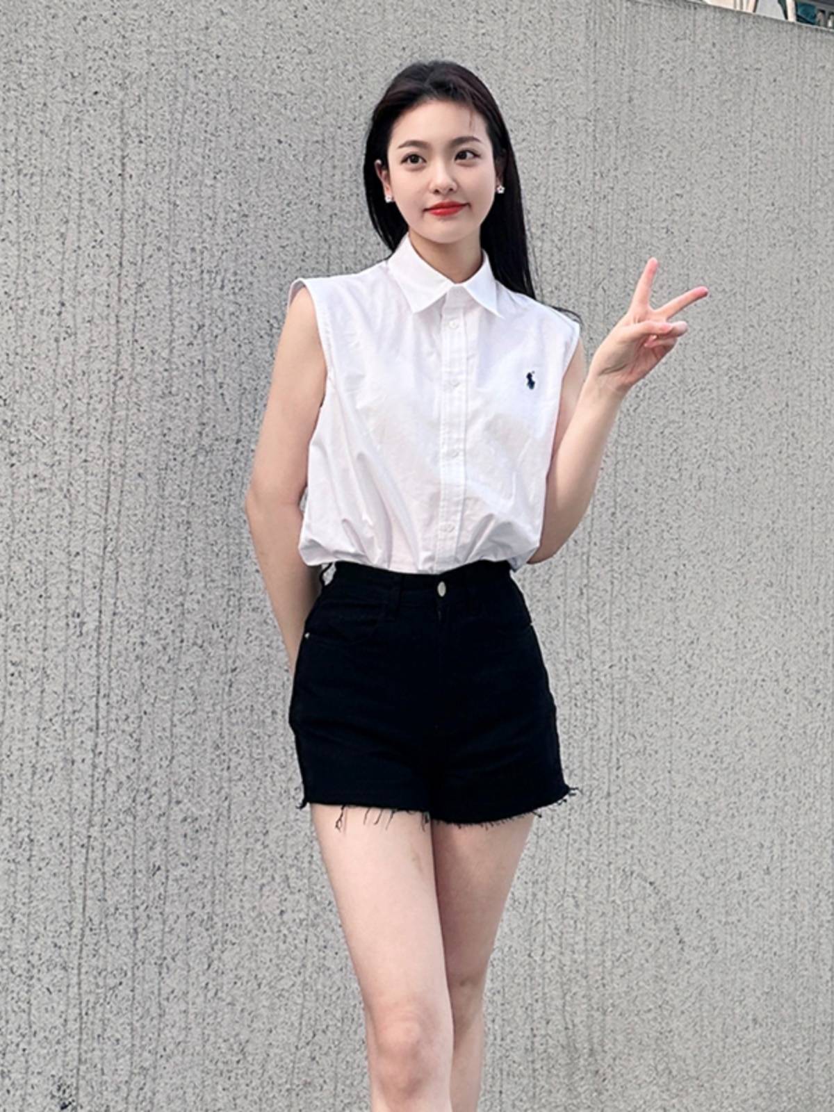 2024 Explosion spring and summer new female pony embroidered sleeveless vest shirt casual shirt