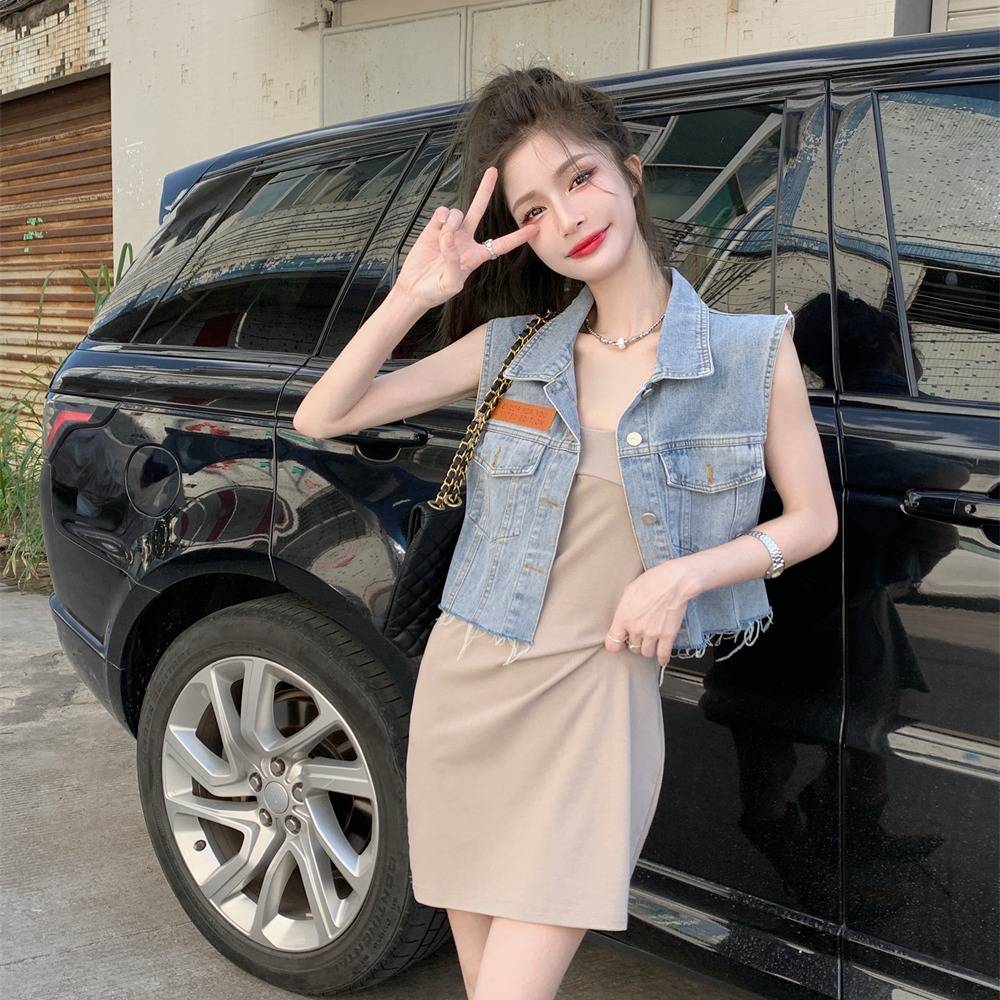 Cowboy Kan shoulder sleeveless vest female European cargo 2024 new versatile design sensor retro horse clip jacket top