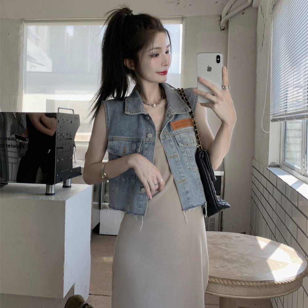 Cowboy Kan shoulder sleeveless vest female European cargo 2024 new versatile design sensor retro horse clip jacket top
