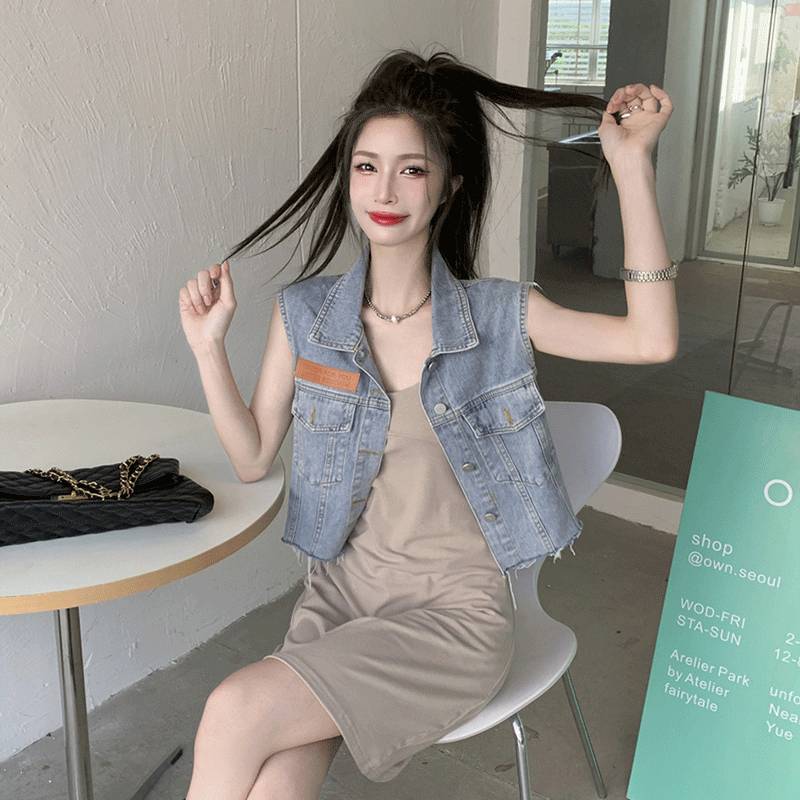 Cowboy Kan shoulder sleeveless vest female European cargo 2024 new versatile design sensor retro horse clip jacket top
