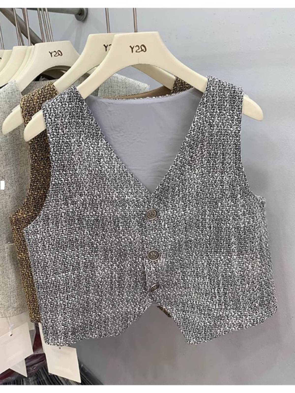 European goods woven small incense breeze sleeveless shoulder horses clip female 2024 summer new high -end sense short vest tide