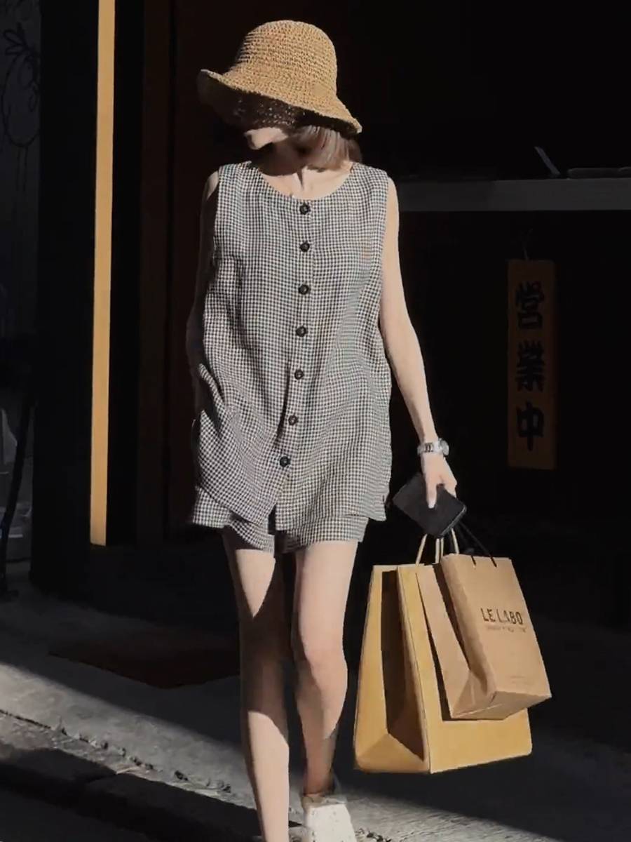 European Card Casual Fashion Laper Vests Female Summer New Sleeveless top Vest Loose Short Set Two -piece Set