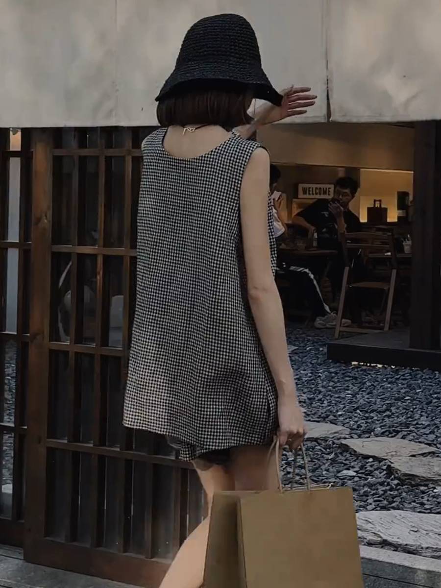 European Card Casual Fashion Laper Vests Female Summer New Sleeveless top Vest Loose Short Set Two -piece Set