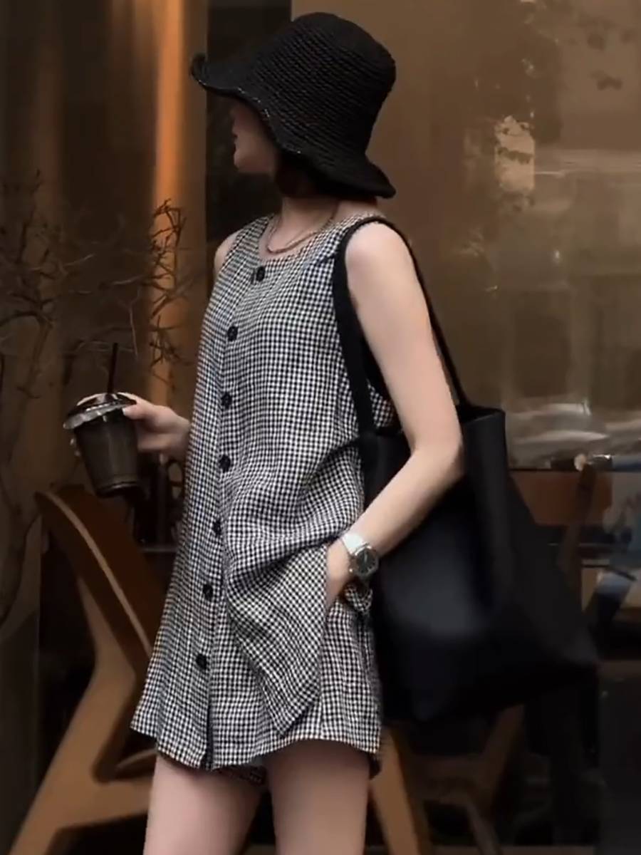 European Card Casual Fashion Laper Vests Female Summer New Sleeveless top Vest Loose Short Set Two -piece Set