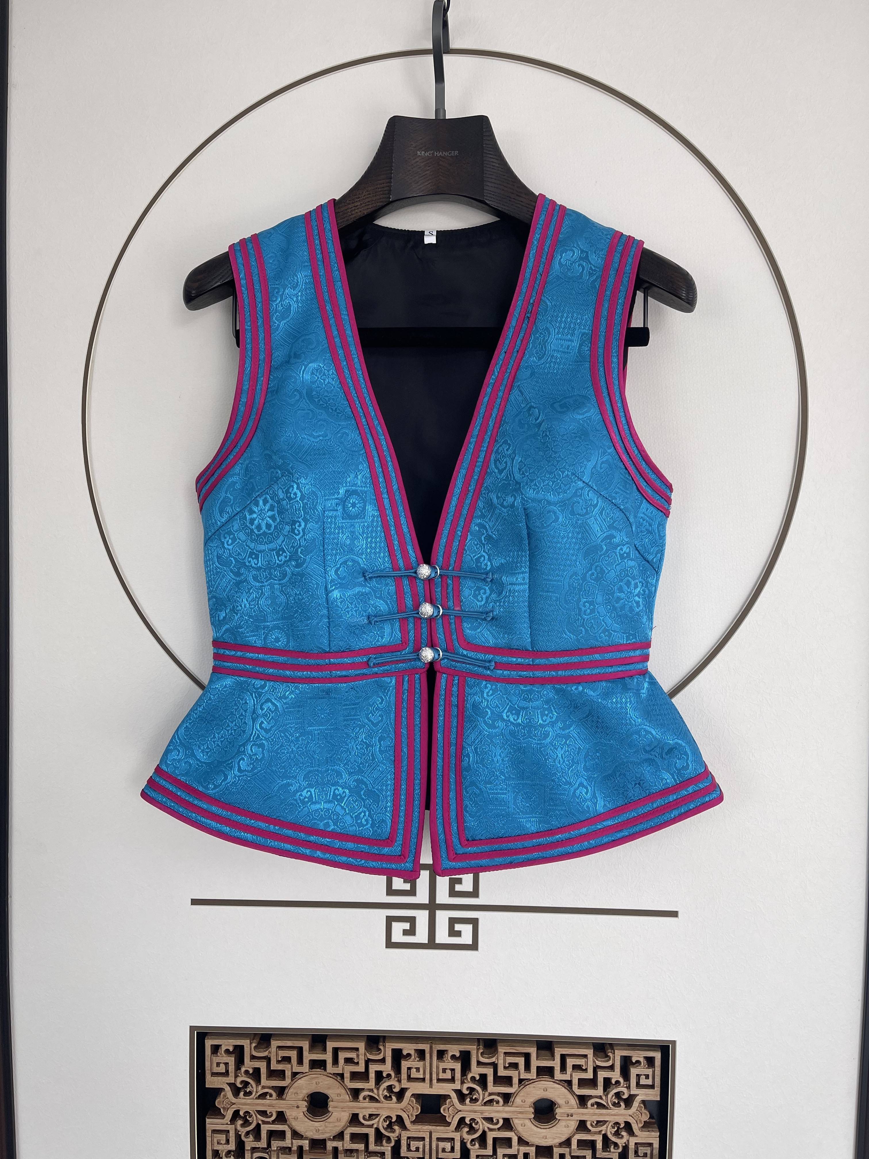 Mongol costumes, modern, modern Mongol kamikazes, and new Mongols