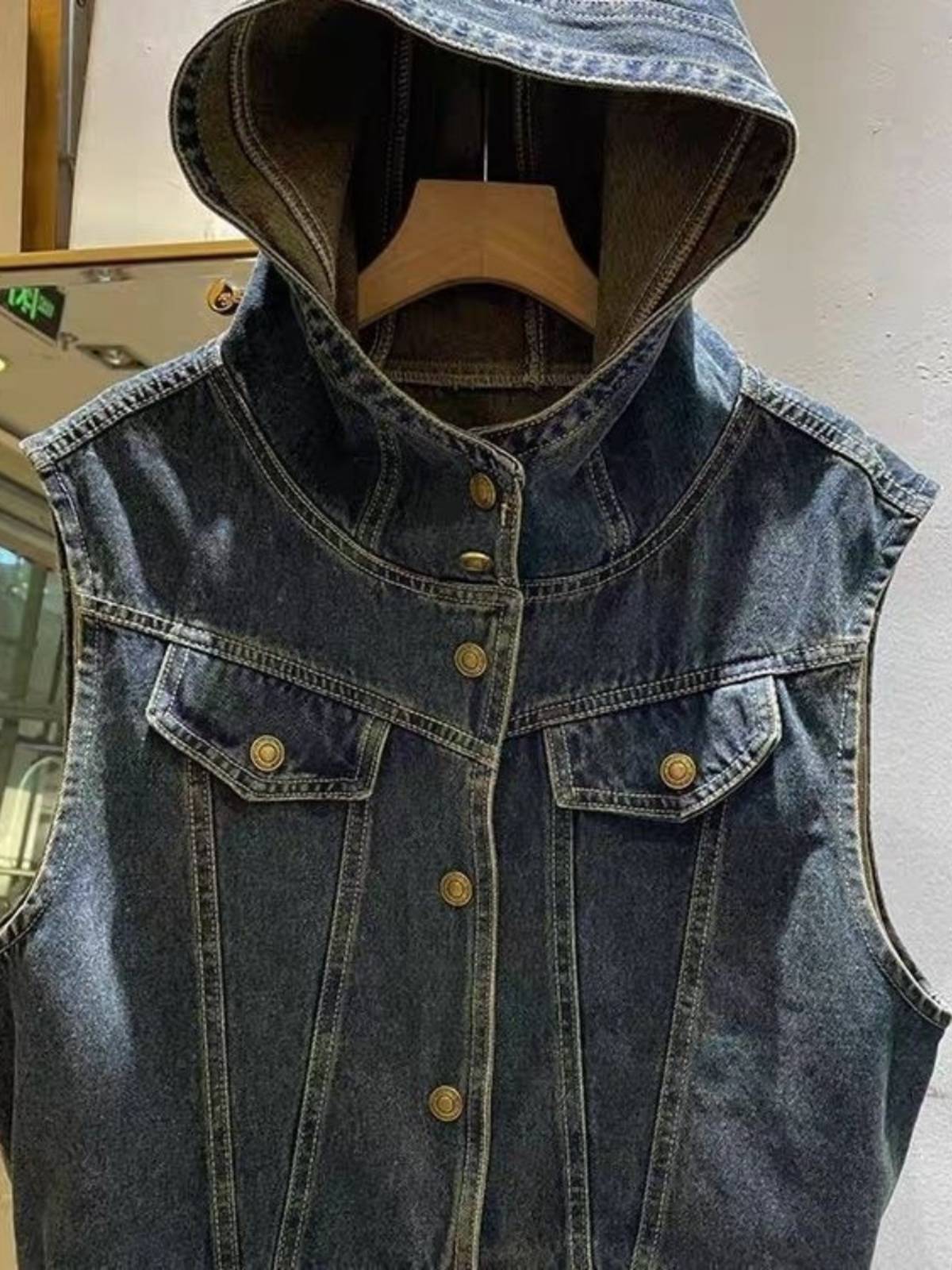 European goods sleeveless shoulder hooded denim jacket female autumn horses horses, small short vest jackets outside the top