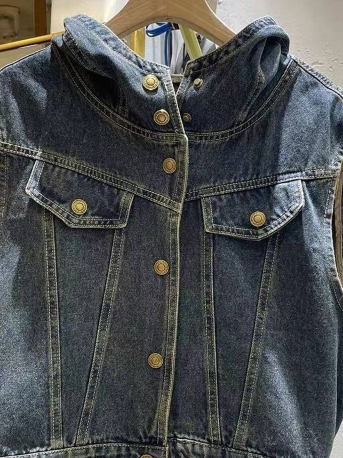 European goods sleeveless shoulder hooded denim jacket female autumn horses horses, small short vest jackets outside the top