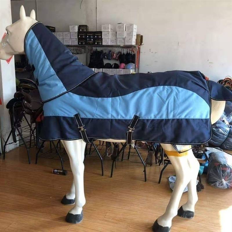 Winter horses, have your horses wear clothes, add cotton to keep warm and cold and horses a new model