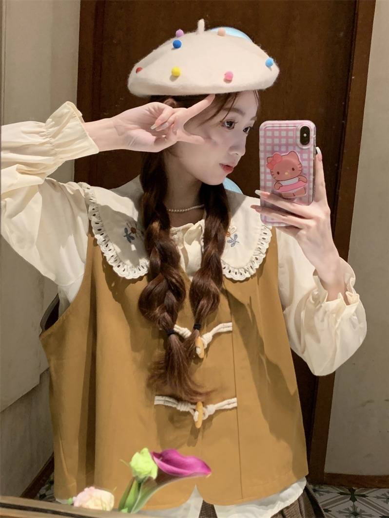 Real -priced real -price retro doll collar embroidered long -sleeved shirt female 2023 autumn new sweet and loose versatile vest
