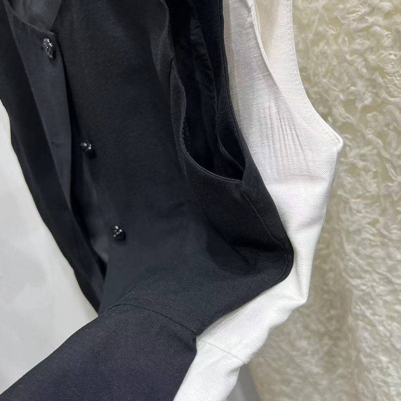 Round -neck fashion is thin vest female 2024 summer new temperament ruffled side buckle buckle shoulder vest thin