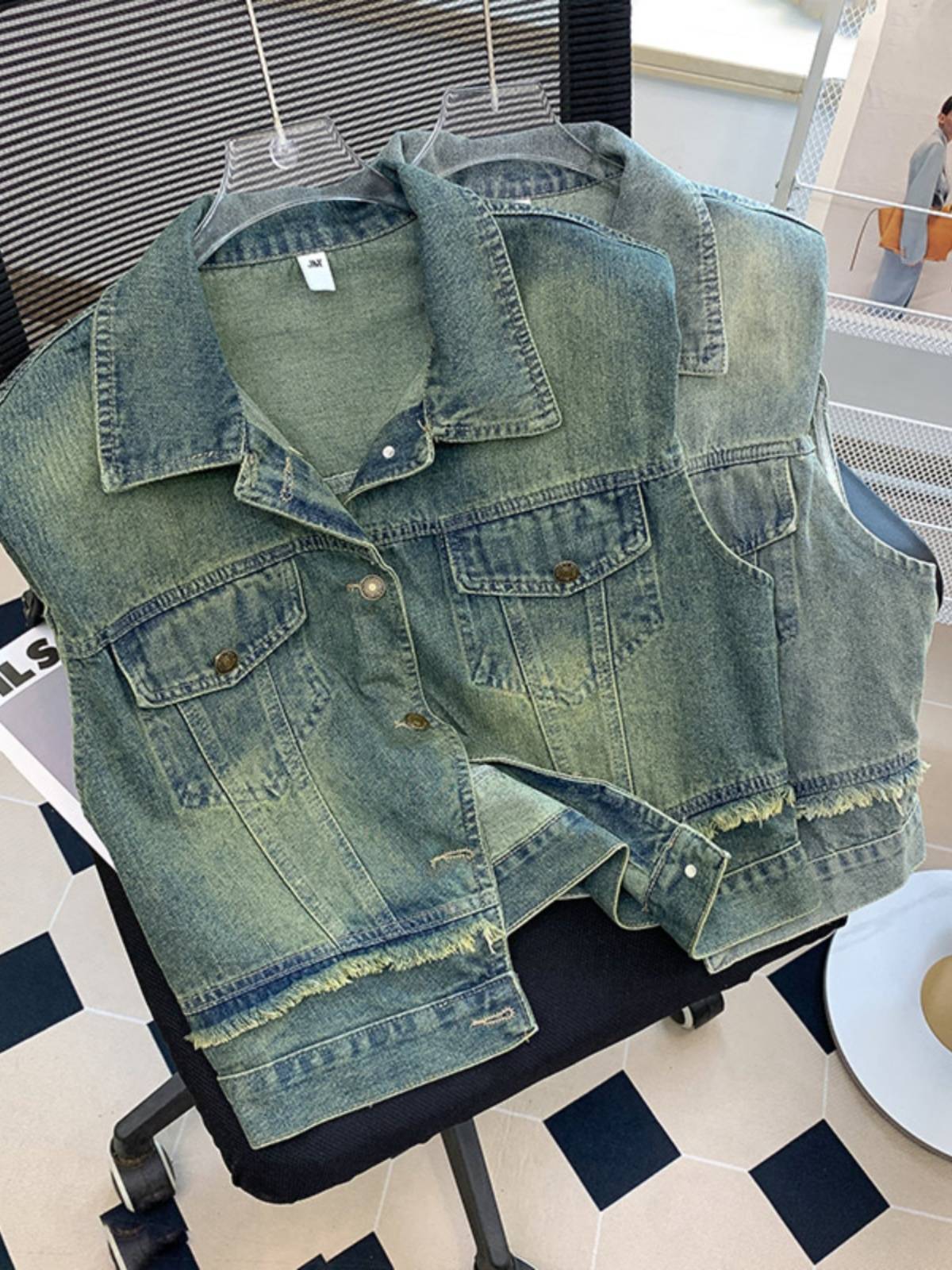 Counter withdrawal of big -name cutting retro lattice denim vest jackets female summer thin outside with sleeveless top tide